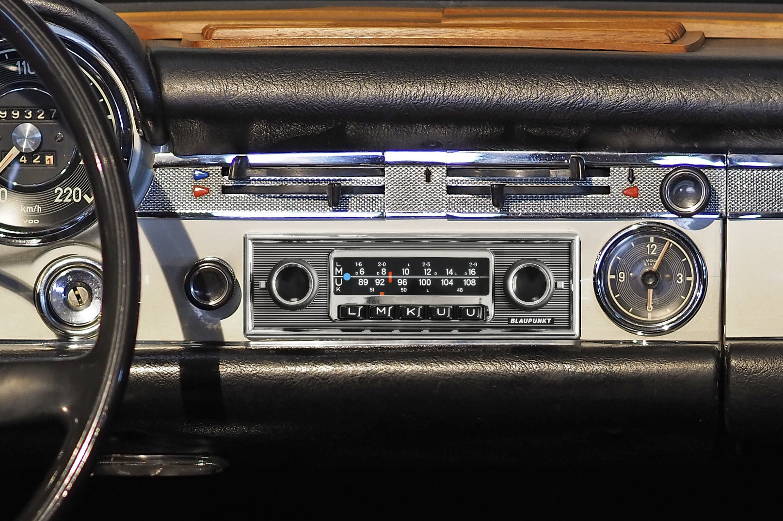Blaupunkt donosi desetke noviteta: retro autoradije, DAB+, antene i kamere za vožnju unatrag