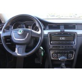 Okvir za redukciju auto radija za Škodu Superb II