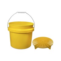 Meguiar's bucket with Grit Guard